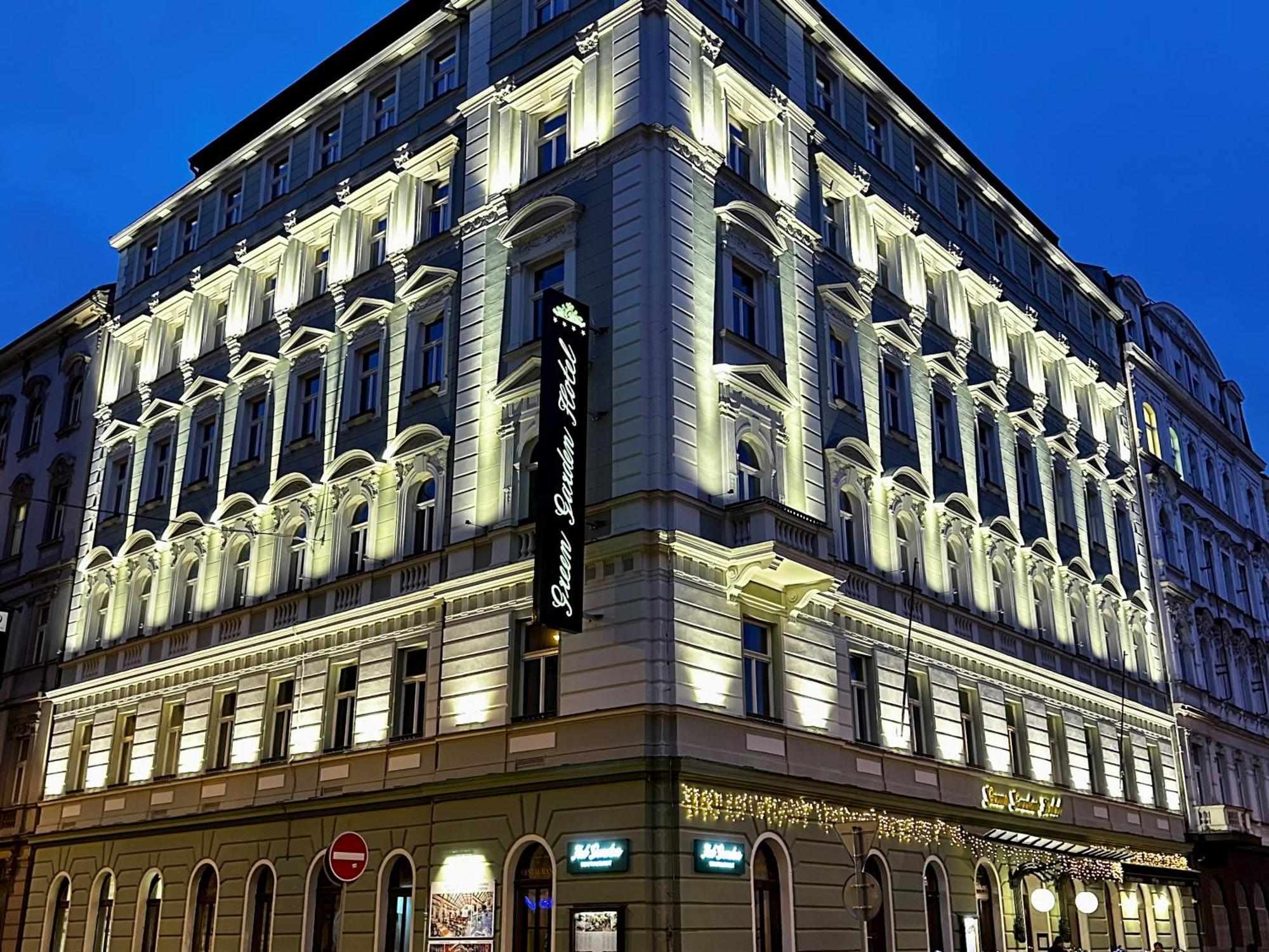Green Garden Hotel Прага Екстер'єр фото