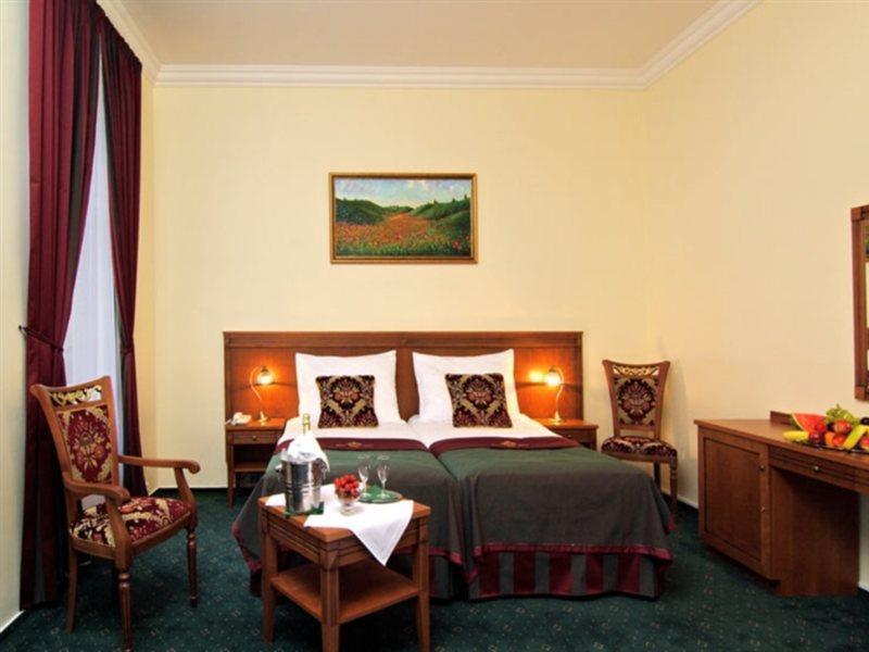 Green Garden Hotel Прага Екстер'єр фото