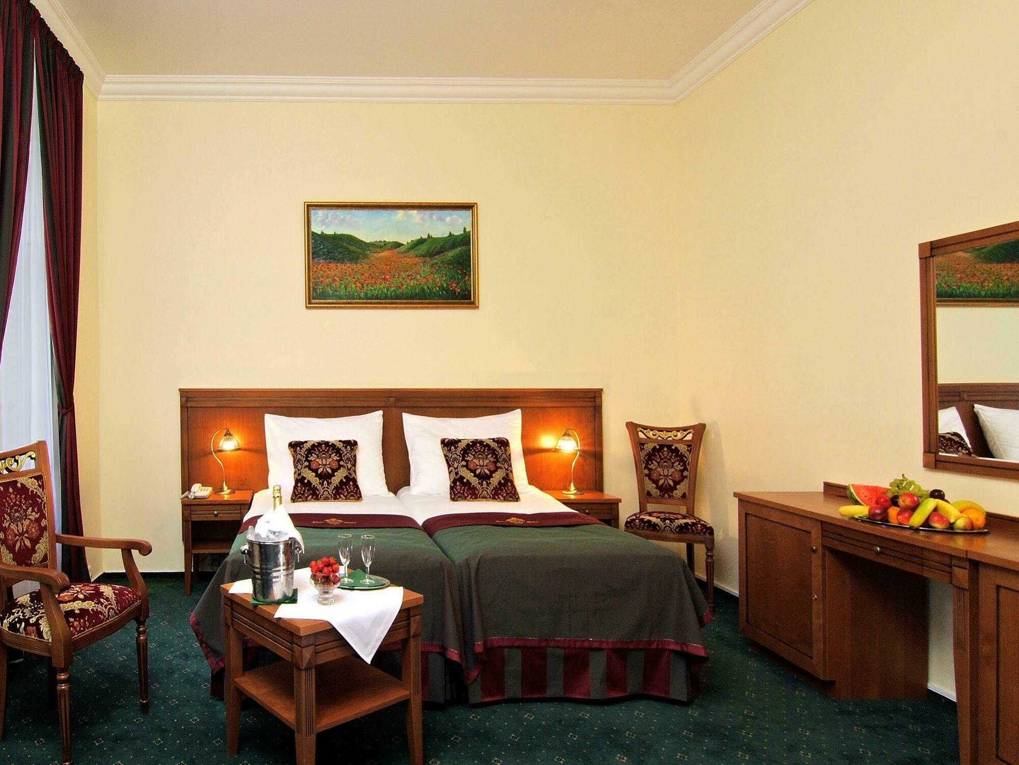 Green Garden Hotel Прага Екстер'єр фото